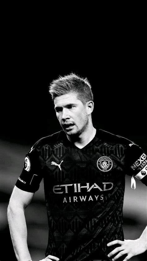 kevin de bruyne black and white